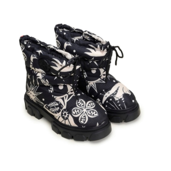 FARM Rio Lug Sole Puffer Bootie In Cerrado Sky Black - Picture 2 of 9